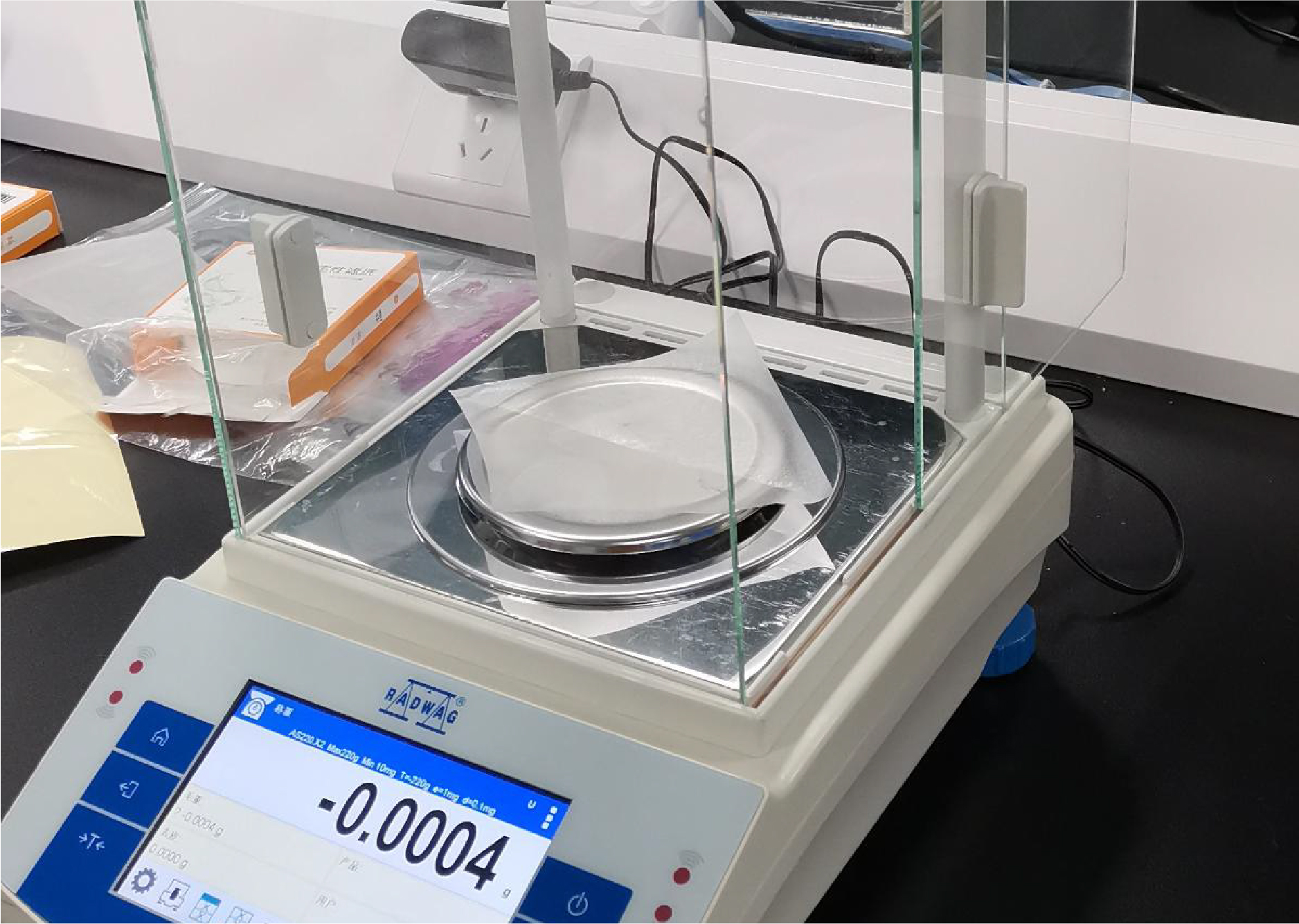 Precision Weighing Station